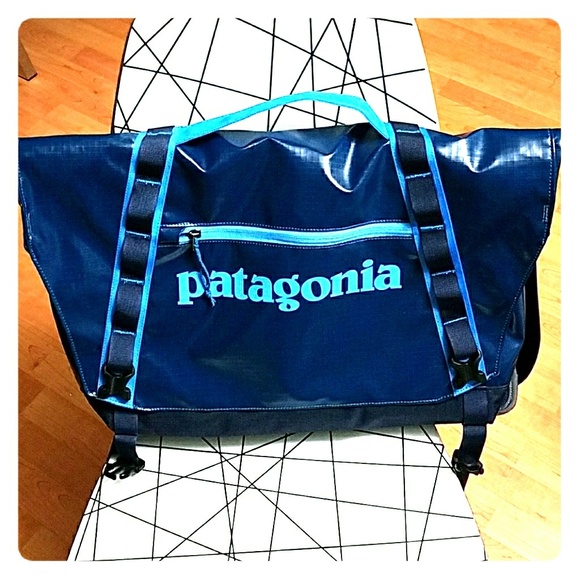 patagonia messenger bag 24l
